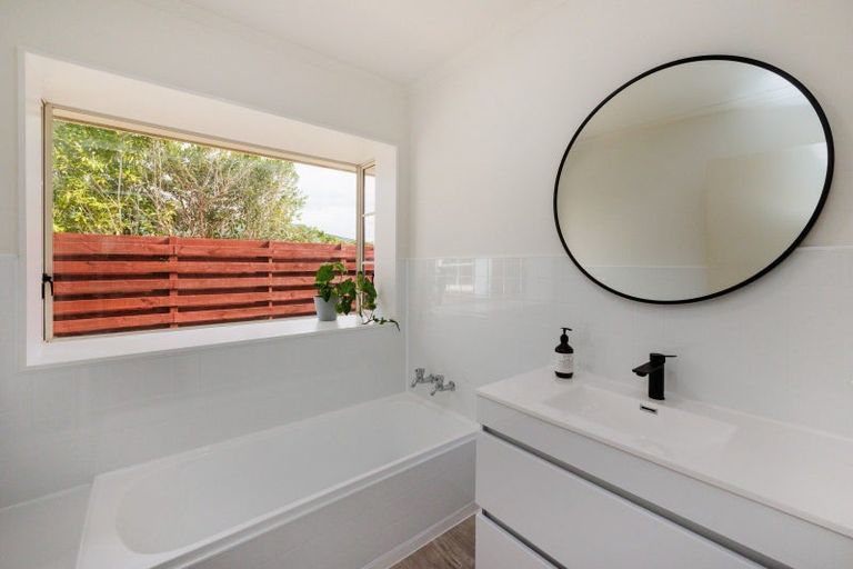 Photo of property in 10 Sandstrom Grove, Feilding, 4702