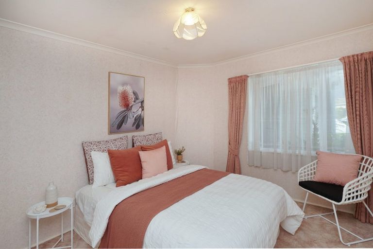 Photo of property in 33 Peer Street, Upper Riccarton, Christchurch, 8041