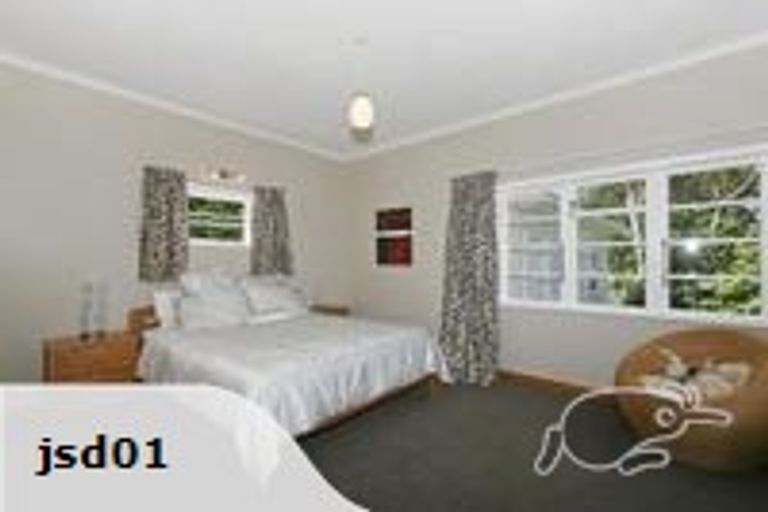 Photo of property in 15 Saint Ronans Avenue, Waterloo, Lower Hutt, 5011