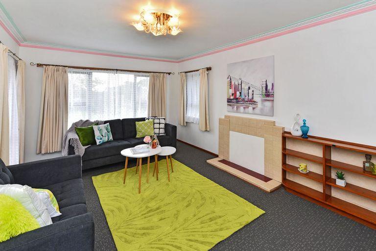 Photo of property in 8 Colin Street, Mangere, Auckland, 2022