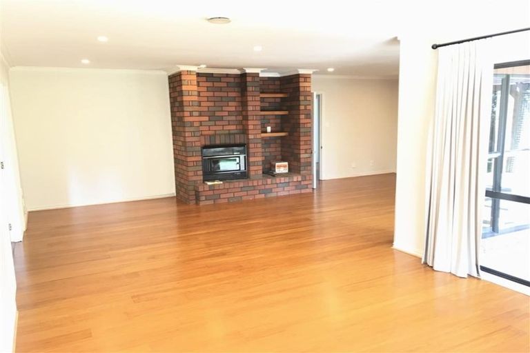 Photo of property in 40 Gracechurch Drive, Flat Bush, Auckland, 2016