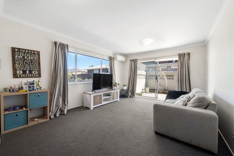 Photo of property in 2/42 Luton Avenue, Sunnyhills, Auckland, 2010