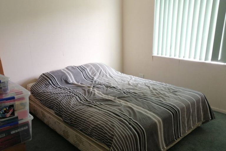 Photo of property in 12 Mellefont Close, East Tamaki Heights, Auckland, 2016