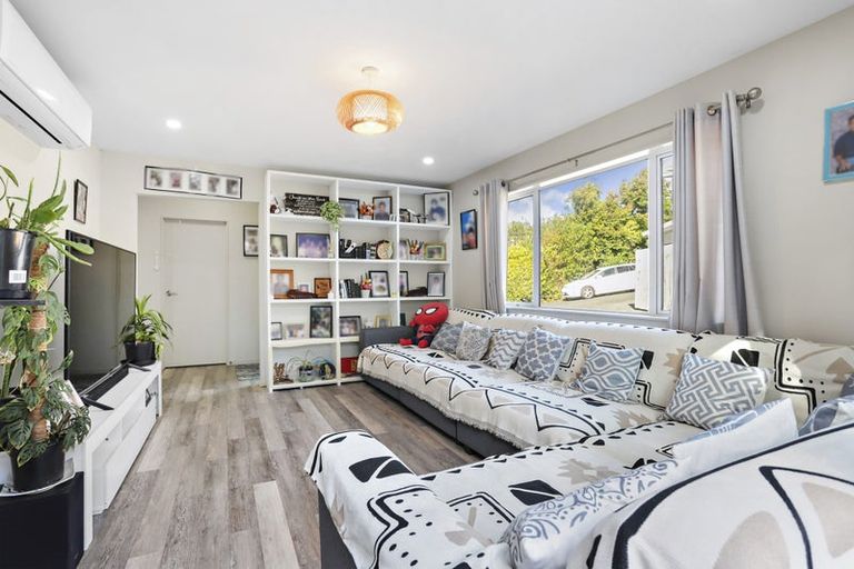 Photo of property in 40h Konini Road, Titirangi, Auckland, 0604