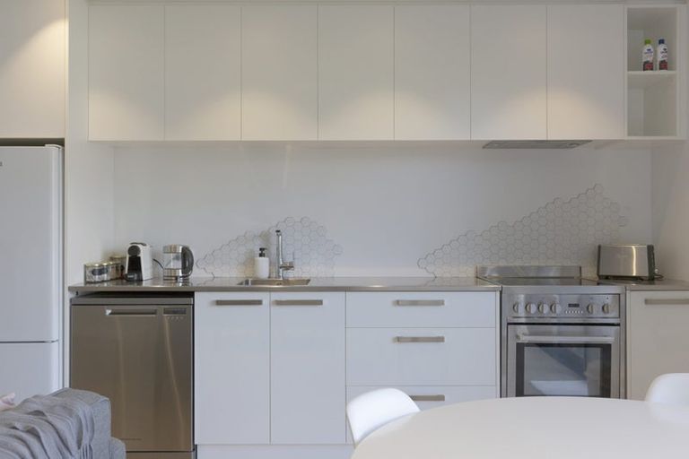 Photo of property in 50 Kings Drive, Wanaka, 9305