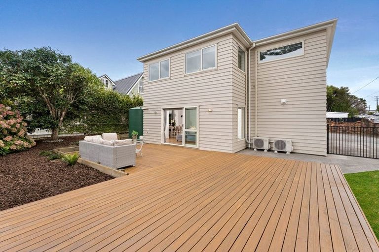 Photo of property in 28a Rangatira Road, Birkenhead, Auckland, 0626