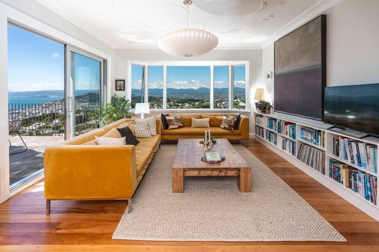 Photo of property in 30 Sugarloaf Road, Brooklyn, Wellington, 6021