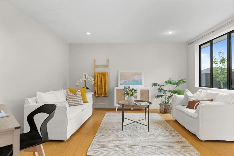 Photo of property in 5 Winfield Drive, Wigram, Christchurch, 8042