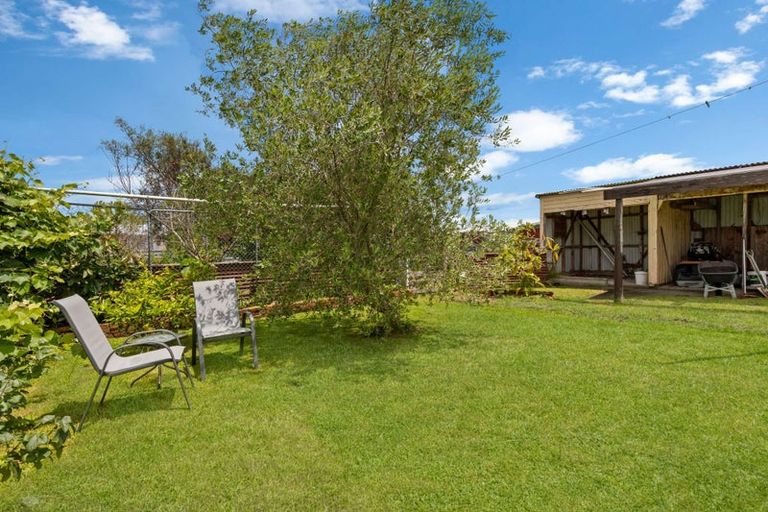 Photo of property in 2 Ngahina Street, Marton, 4710