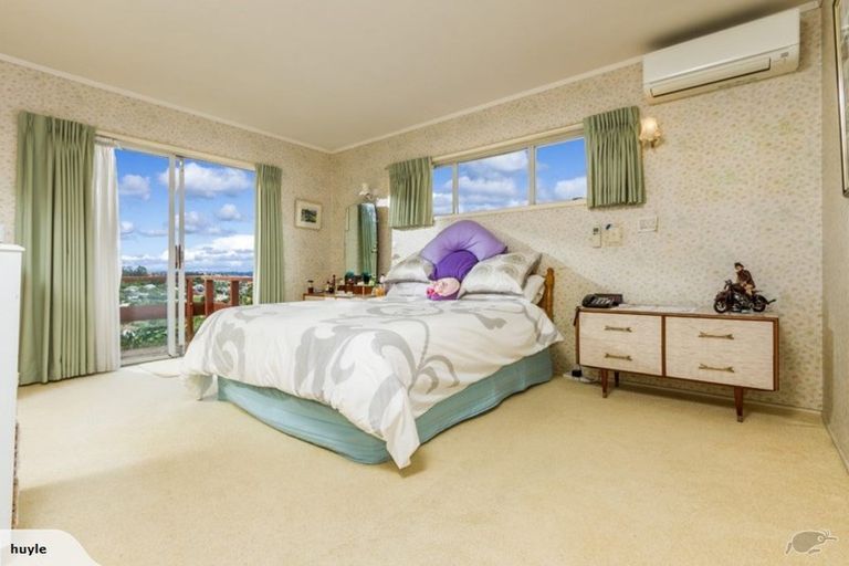 Photo of property in 36 Sunset Road, Unsworth Heights, Auckland, 0632