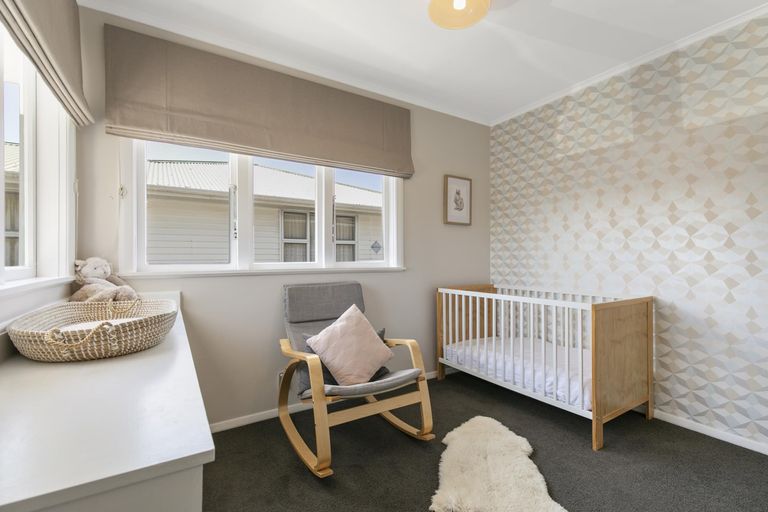 Photo of property in 29 Hill Crescent, New Lynn, Auckland, 0600