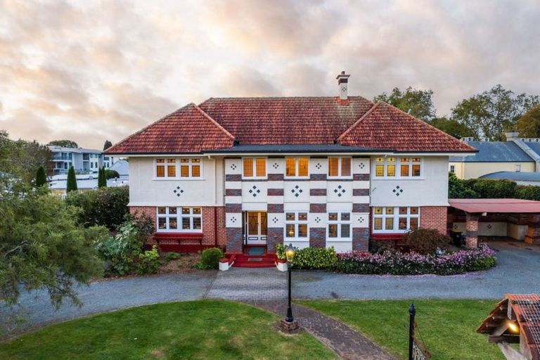 Photo of property in 70 Queen Street, Cambridge, 3434