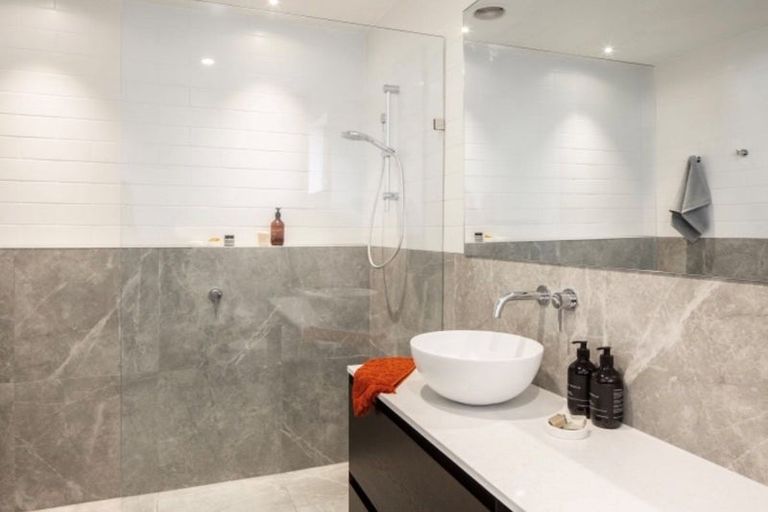 Photo of property in 1/15 Edgeware Road, St Albans, Christchurch, 8014