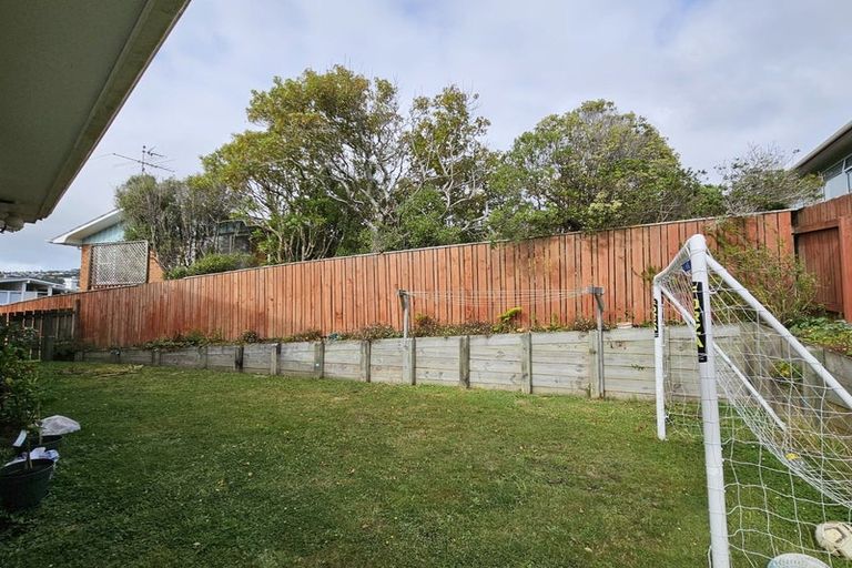 Photo of property in 42 Churton Drive, Churton Park, Wellington, 6037