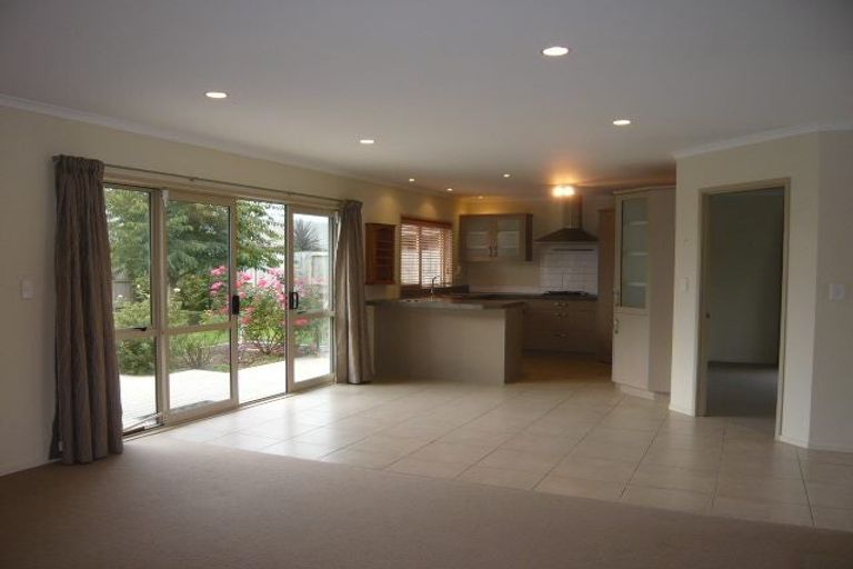 Photo of property in 129 Saint James Drive, Huntington, Hamilton, 3210