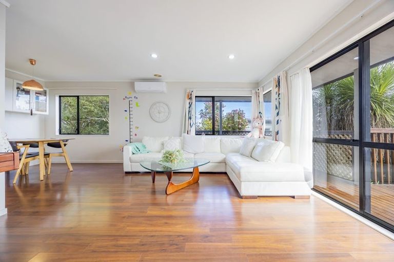 Photo of property in 2/16 James Street, Bayview, Auckland, 0629