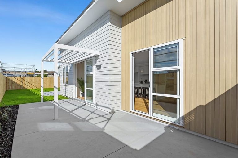 Photo of property in 23 Symes Drive, Red Beach, 0932