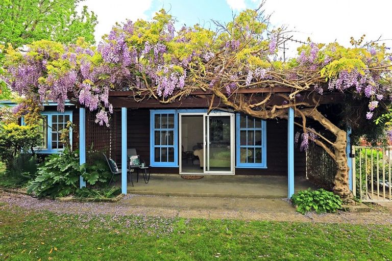 Photo of property in 32 Kent Terrace, Taradale, Napier, 4112