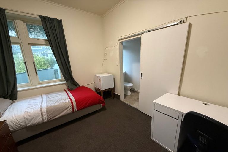 Photo of property in 327 Adelaide Road, Newtown, Wellington, 6021