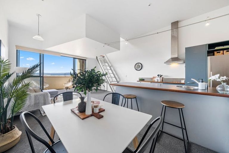 Photo of property in Metro Apartments, 12/220u Thorndon Quay, Pipitea, Wellington, 6011