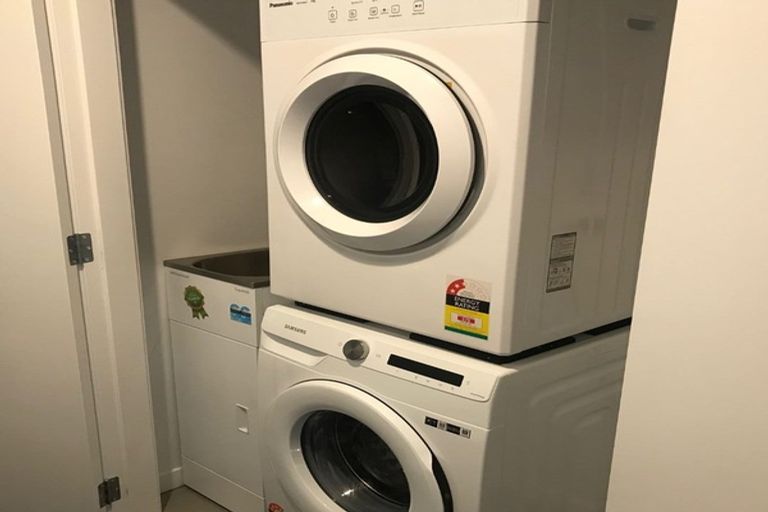 Photo of property in 3 Hudson Bay Road, Hobsonville, Auckland, 0616