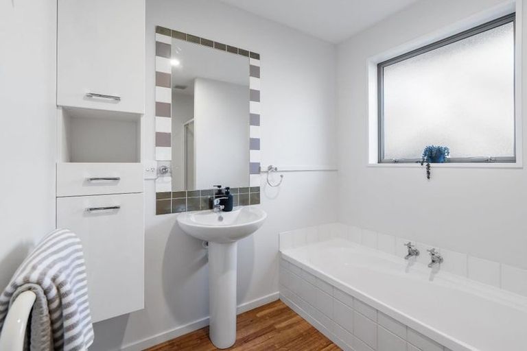 Photo of property in 23 Overbury Crescent, Rolleston, 7614