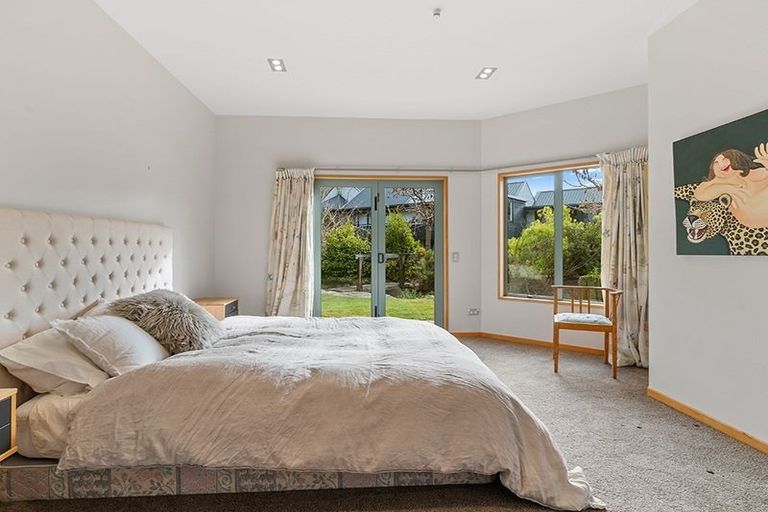 Photo of property in 15 Morrows Mead, Wanaka, 9305