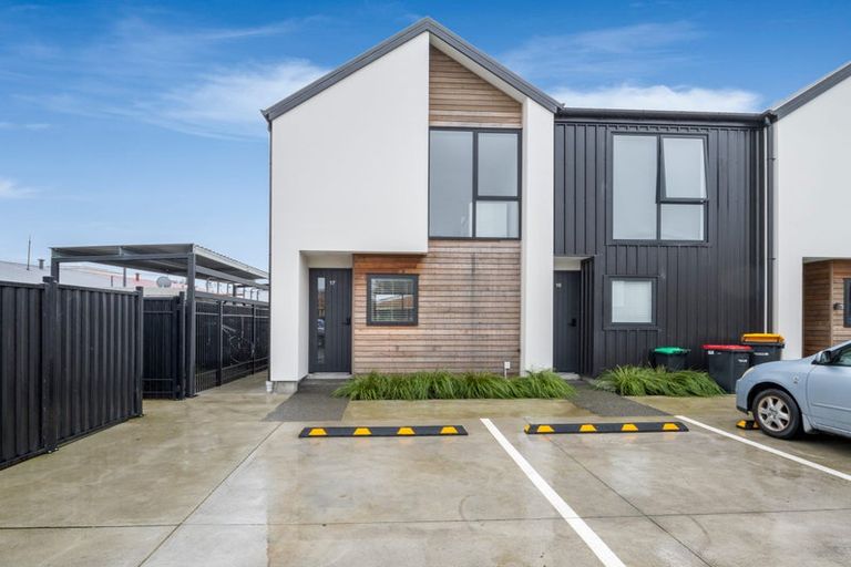 Photo of property in 17/27 New Brighton Road, Shirley, Christchurch, 8061