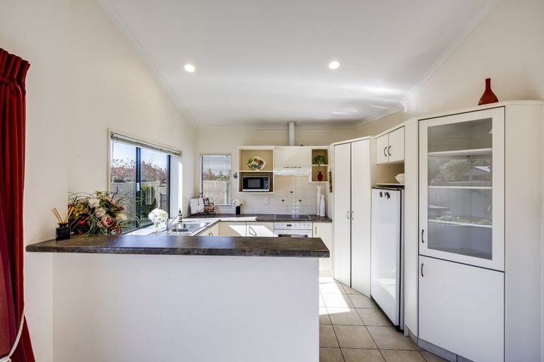 Photo of property in 35 Beaufort Place, Taradale, Napier, 4112