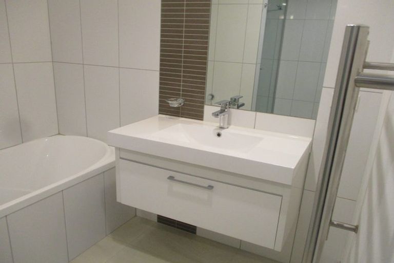 Photo of property in Bellagio Apartments, 9a/39 Taranaki Street, Te Aro, Wellington, 6011