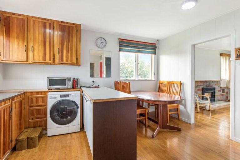 Photo of property in 4 Malmo Place, Massey, Auckland, 0614