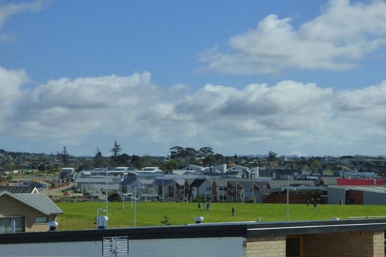 Photo of property in 14 Grey Warbler Road, Hobsonville, Auckland, 0616