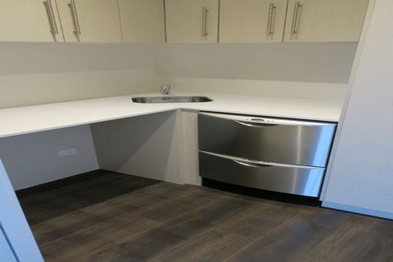 Photo of property in 16 Hetherington Road, Ranui, Auckland, 0612