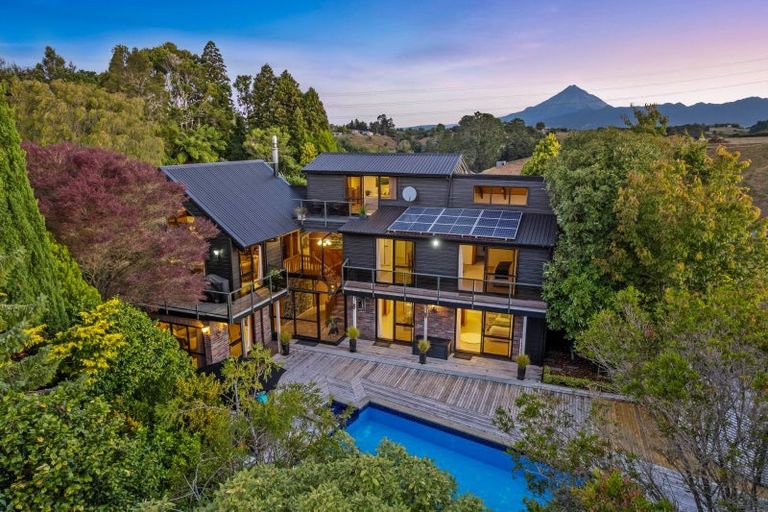 Photo of property in 12 Ridgewood Drive, Ridgewood, New Plymouth, 4371