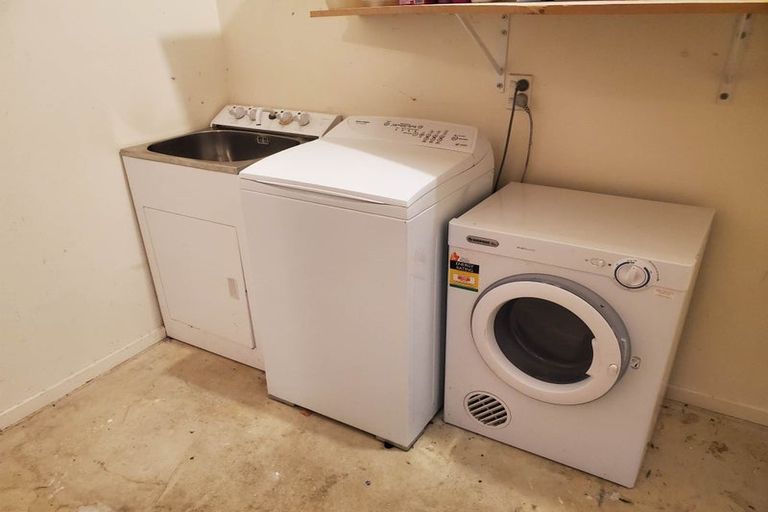 Photo of property in 14 Claverton Grove, Churton Park, Wellington, 6037