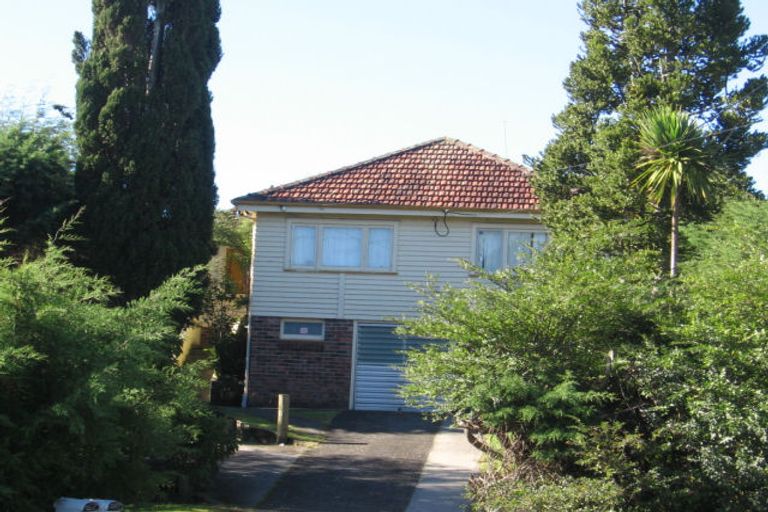 Photo of property in 75 Kaurilands Road, Titirangi, Auckland, 0604