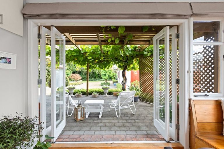 Photo of property in 153 Gloucester Street, Taradale, Napier, 4112