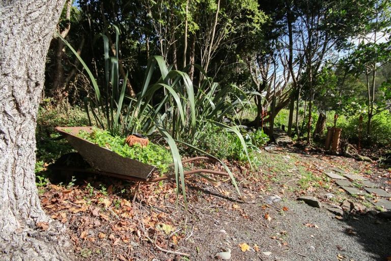 Photo of property in 1913 Paparoa Valley Road, Paparoa, 0571