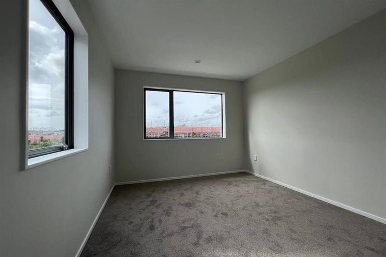 Photo of property in 65 Kaha Road, Papakura, 2110