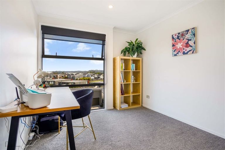 Photo of property in 8 Raranga Lane, Hobsonville, Auckland, 0616