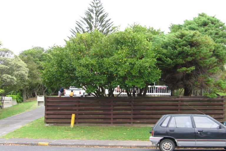 Photo of property in 20 Tamahere Drive, Glenfield, Auckland, 0629