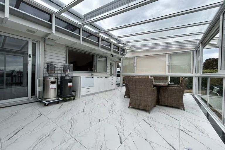 Photo of property in 26 Waimana Avenue, Northcote Point, Auckland, 0627