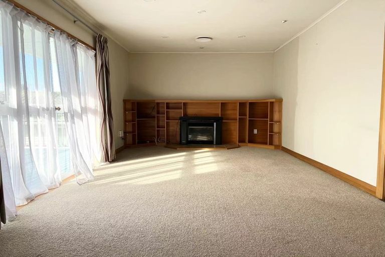 Photo of property in 14 Lyttelton Avenue, Forrest Hill, Auckland, 0620