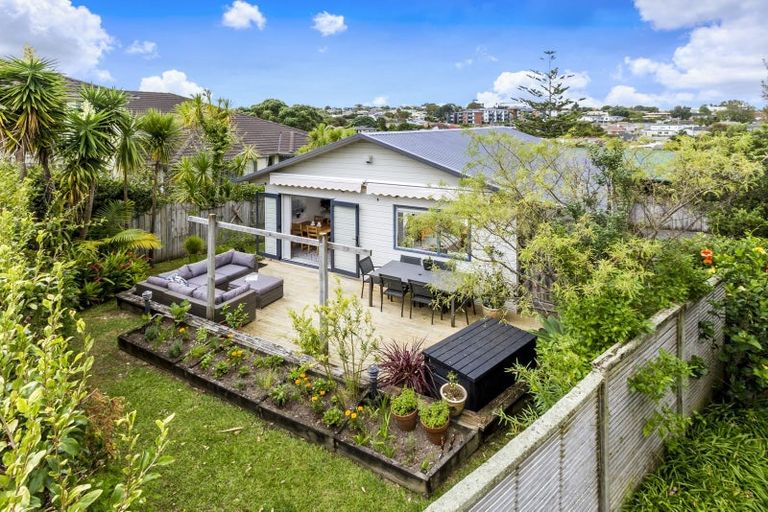 Photo of property in 12b/1 Coronation Street, Belmont, Auckland, 0622