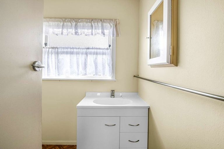 Photo of property in 1a Worcester Street, Levin, 5510