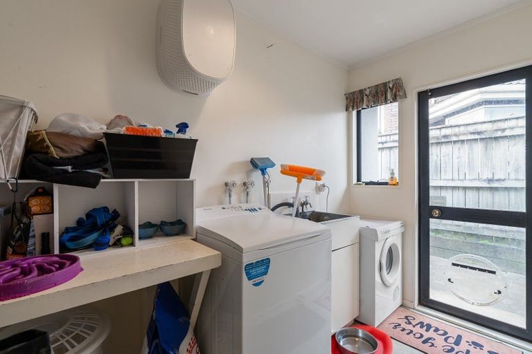 Photo of property in 60 Molyneux Close, Whitby, Porirua, 5024