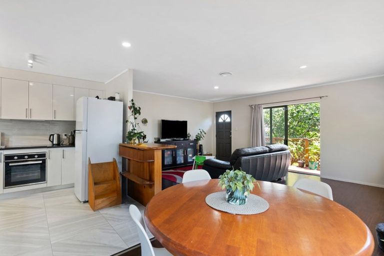 Photo of property in 2/4 Gibraltar Street, Howick, Auckland, 2014
