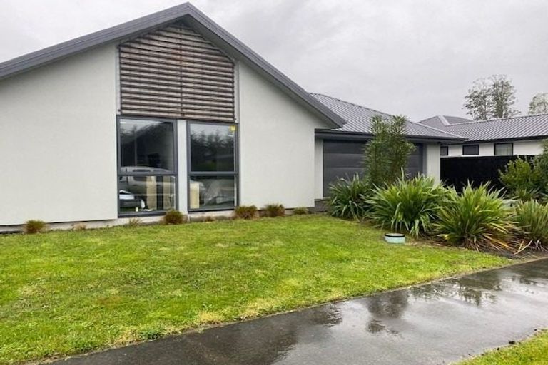 Photo of property in 5 Tussle Grove, Halswell, Christchurch, 8025