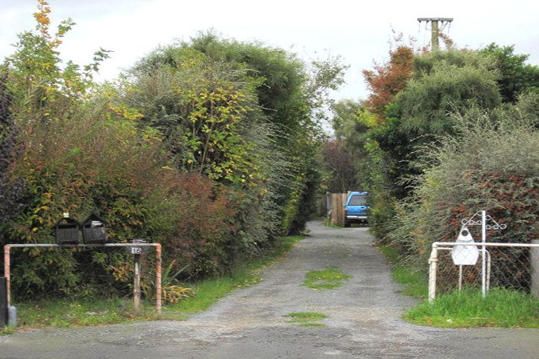Photo of property in 16 Northcote Road, Northcote, Christchurch, 8052