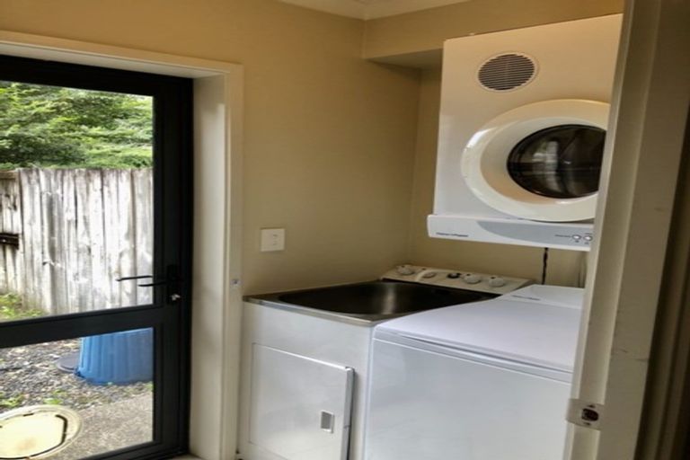 Photo of property in 36 Verdale Circle, Glen Eden, Auckland, 0602